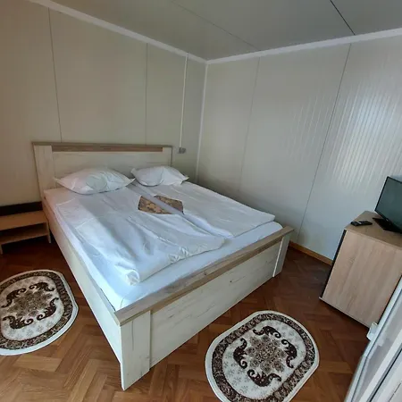Homestay szállás La Bungalowuri *