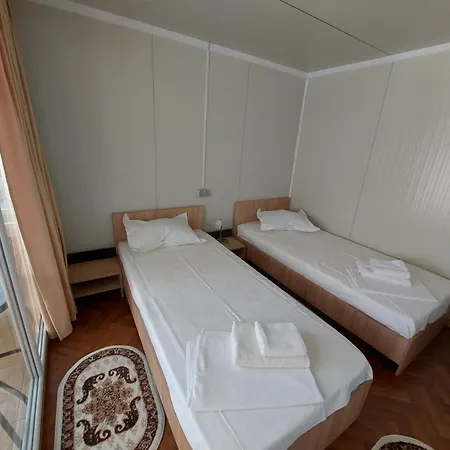 Homestay szállás La Bungalowuri *